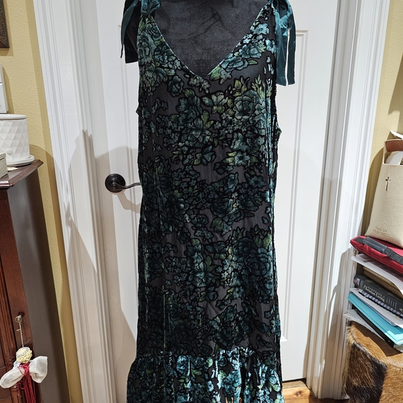 A Rare Bird Dresses & Skirts - A Rare Bird - Velvet High Low Dress, NWT - Size L/XL